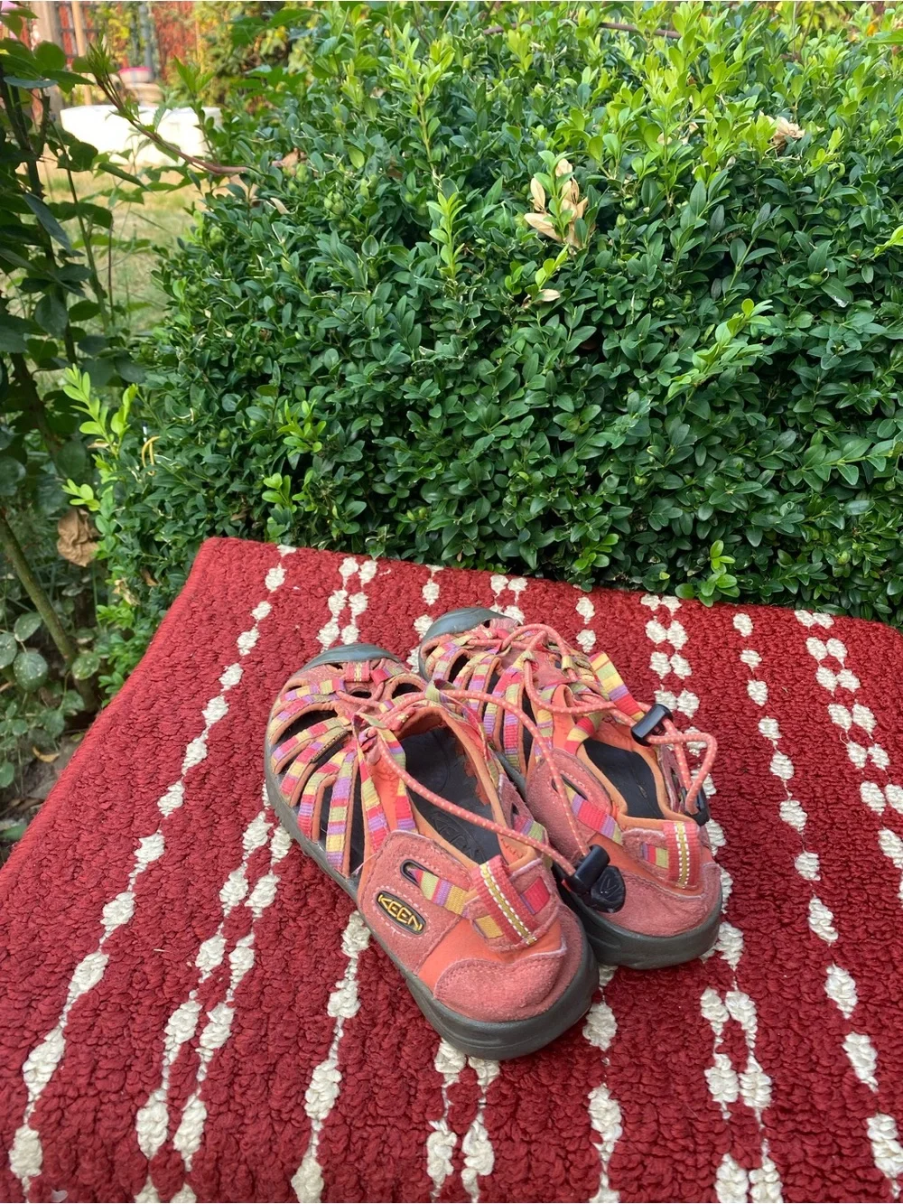 Keen Girl’s Multicolor Strappy Outdoor Coral and Pink Sandals Size 3